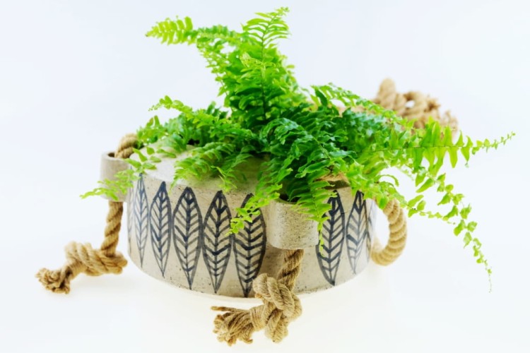 Nosidła białe - donica ceramiczna na sznurach jutowych