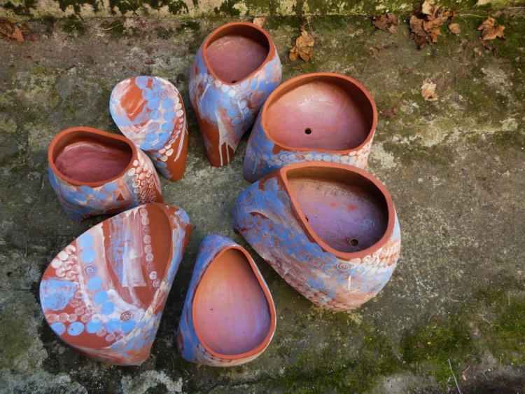 Trójnogi - rzeźby ceramiczne