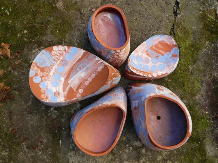 Trójnogi - rzeźby ceramiczne
