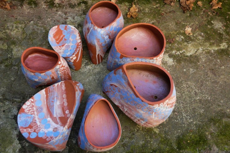 Trójnogi - rzeźby ceramiczne