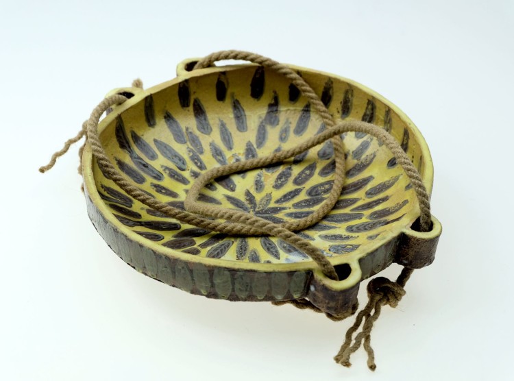 Patera ceramiczna z uchwytem