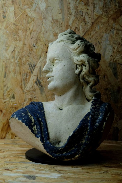 Popiersie - ukłon w stronę baroku - rzeźba ceramiczna