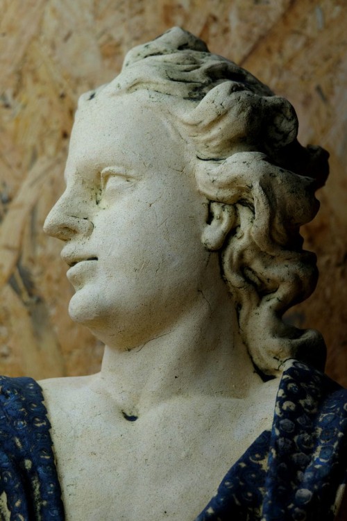 Popiersie - ukłon w stronę baroku - rzeźba ceramiczna