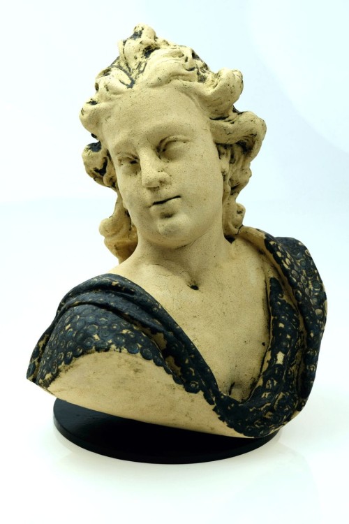 Popiersie - ukłon w stronę baroku - rzeźba ceramiczna