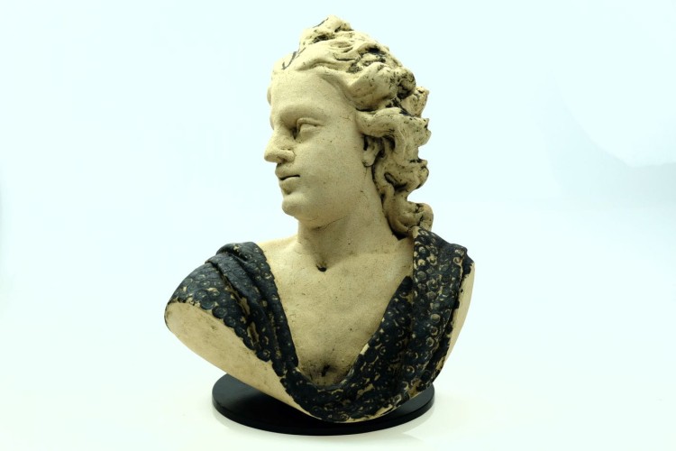 Popiersie - ukłon w stronę baroku - rzeźba ceramiczna