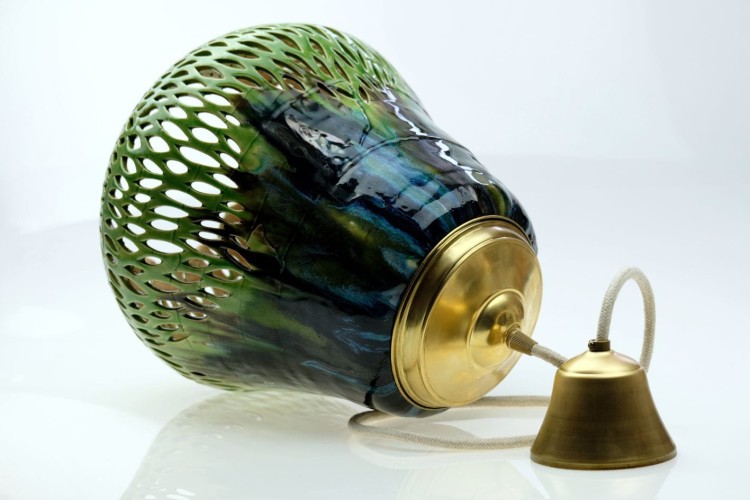 Lampa ceramiczna - zielona - z metalowym zawiesiem
