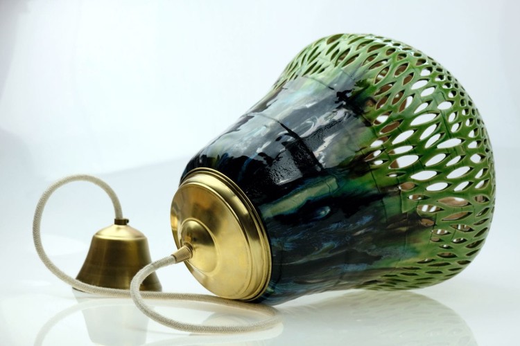 Lampa ceramiczna - zielona - z metalowym zawiesiem