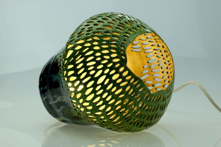 Lampa ceramiczna - zielona - z metalowym zawiesiem