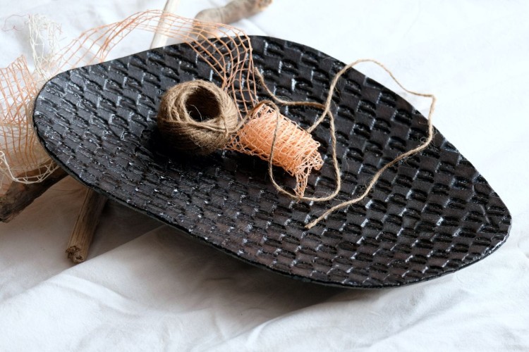 Patera czarna pepitka - talerz ceramiczny