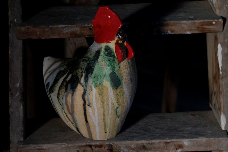 Kurka Jadzia - rzeźba ceramiczna