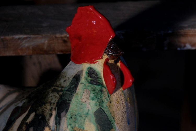 Kurka Jadzia - rzeźba ceramiczna