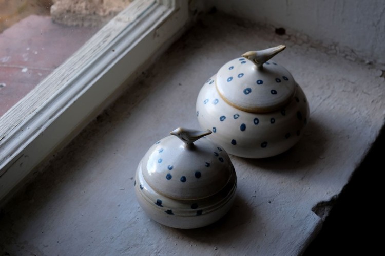 Szkatułka ceramiczna w kropki